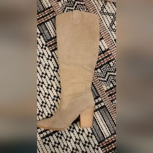 Knee high toupe boots